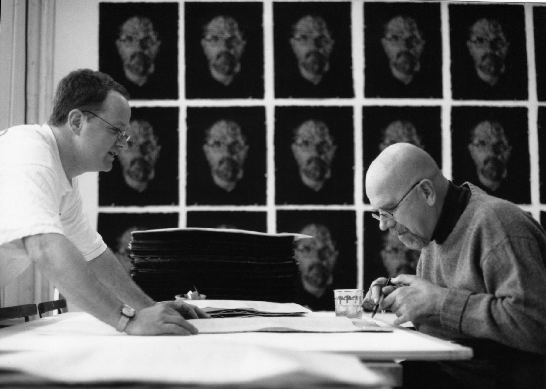 Chuck Close signing prints at Two Palms