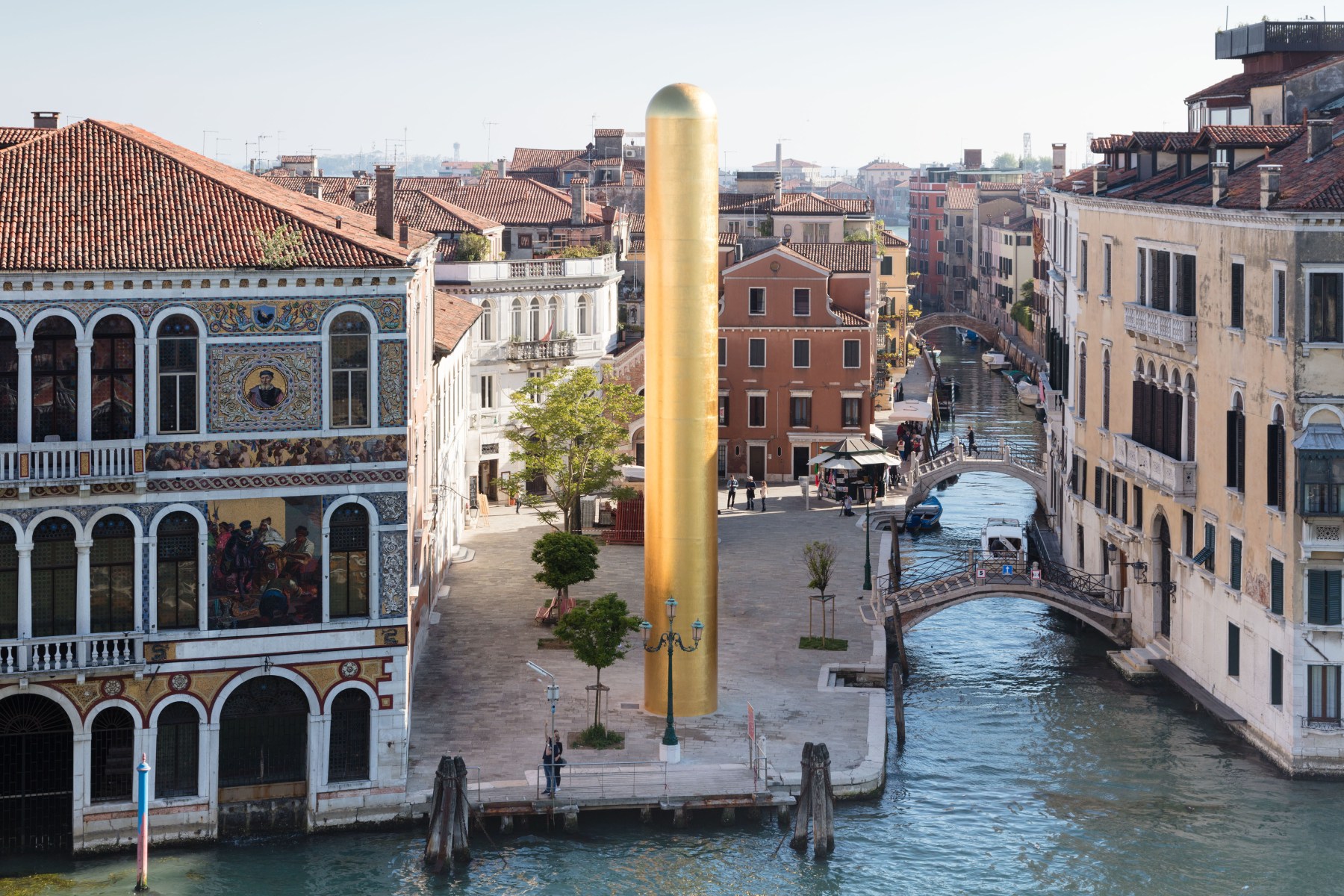 James Lee Byars, The Golden Tower, Campo San Vio, Venice, 2017, Installation Image 1