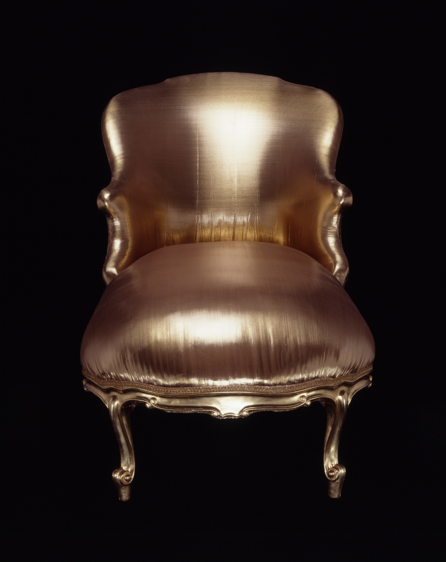 James Lee Byars

&amp;ldquo;The Golden Divan&amp;rdquo;, 1990

Antique chaise, gold silk

36 1/4 x 75 1/4 x 29 1/4 inches

92 x 191 x 74 cm

JB 124/C