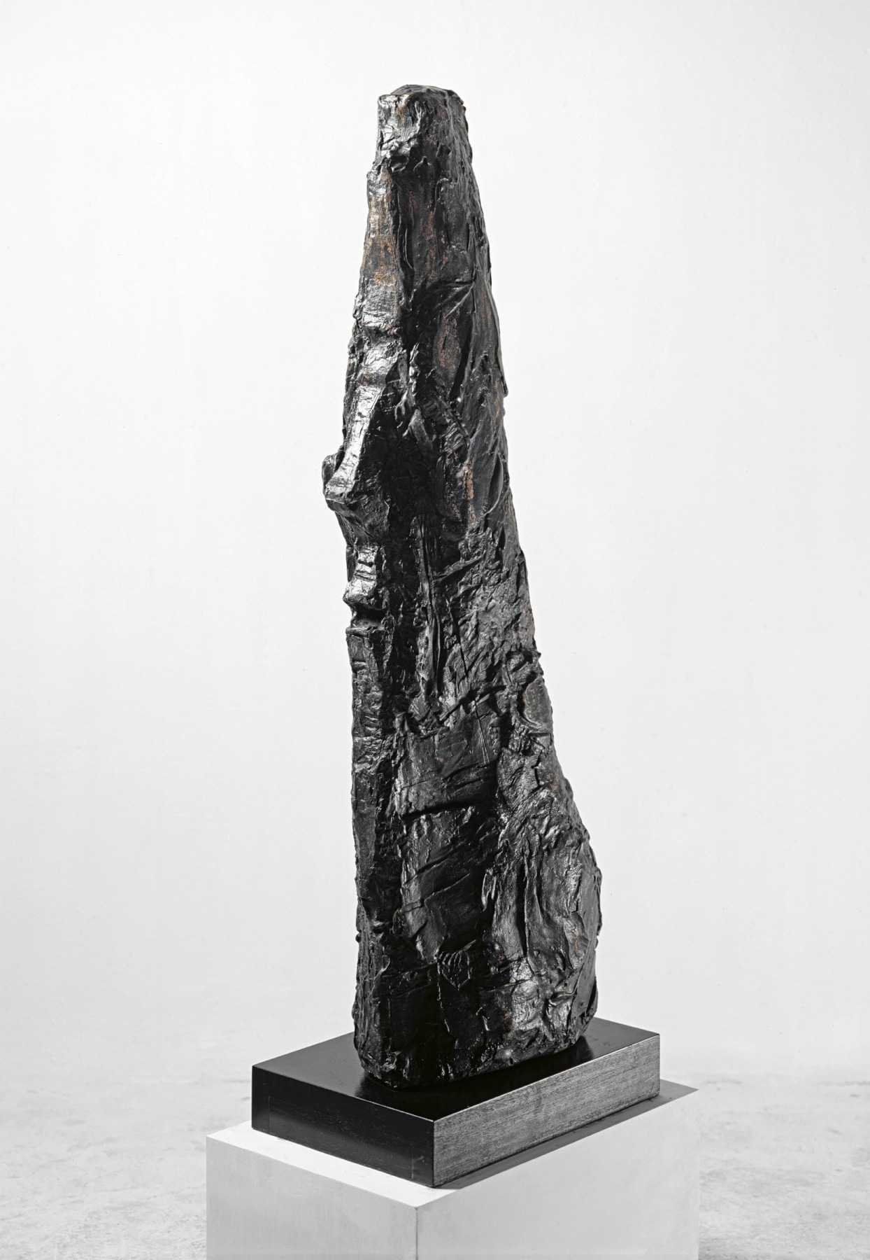 Per Kirkeby

&amp;ldquo;Arm und Kopf IV&amp;rdquo;, 1983

Bronze

From an edition of 6 + 1 AP

48&amp;nbsp;x 9 3/4 x 18 1/2 inches

122 x 25 x 47 cm

PKK 12/5