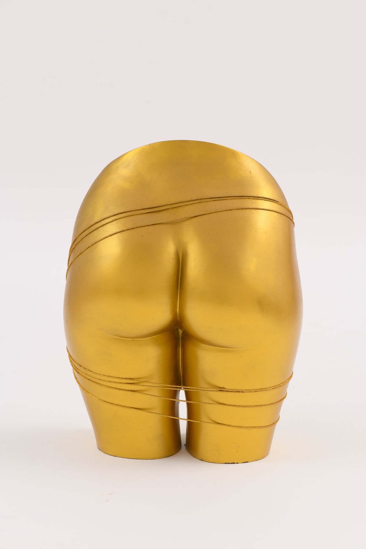 Seung-taek Lee

&amp;ldquo;Hip&amp;rdquo;, 1962

Gold paint, wire on bronze

23 x 15 3/4 x 8 1/2 inches

58 x 40 x 22 cm

LEE 30

$110,000