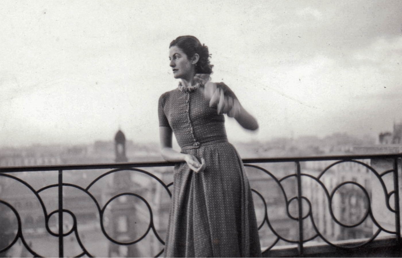 Alice Rahon in Paris, c. 1934-35. Photographer unknown.