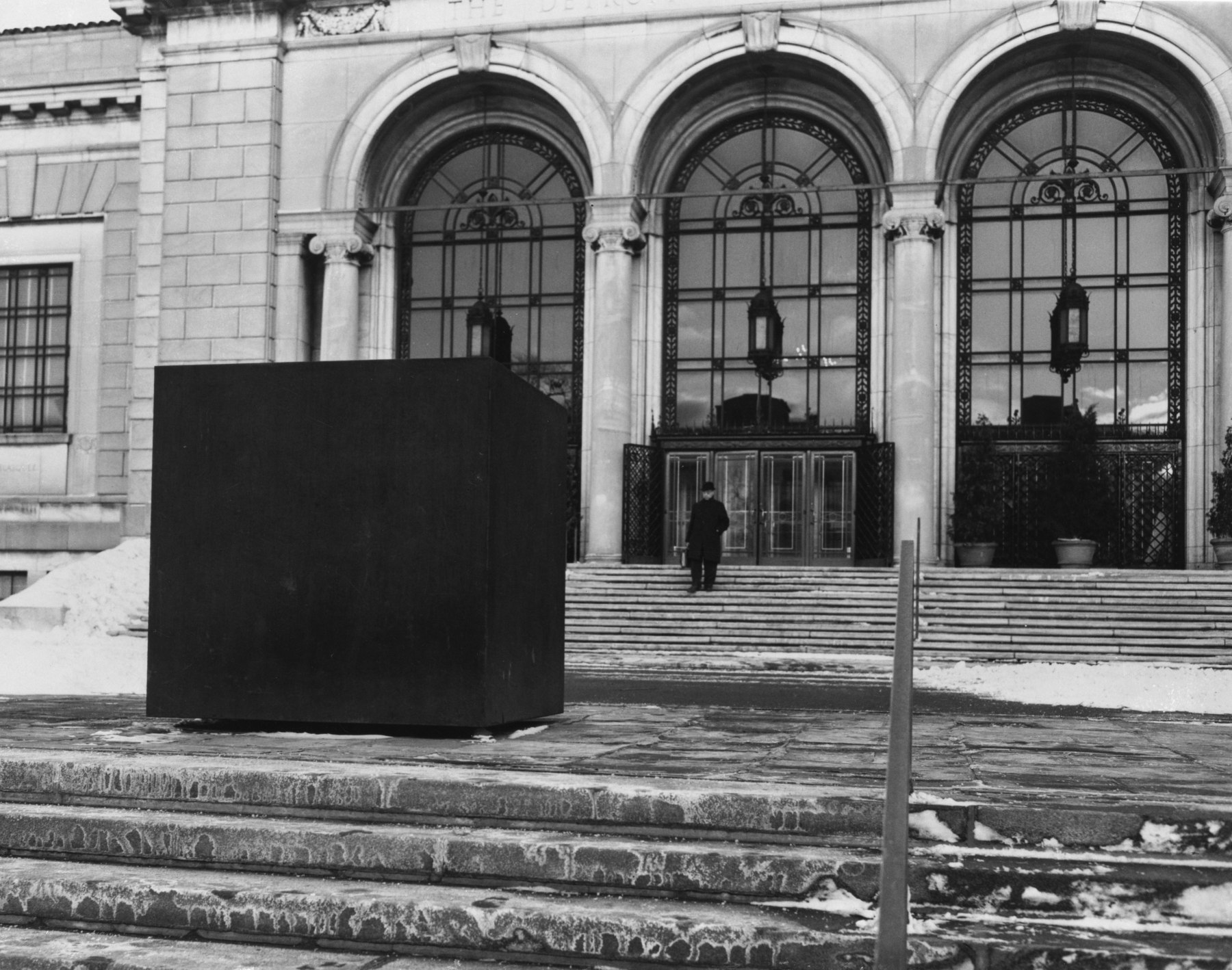 Steel, oiled finish
6 &amp;times; 6 &amp;times; 6 ft. (182.9 &amp;times; 182.9 &amp;times; 182.9 cm), edition 1/3
Color, Image, Form. Detroit Institute of Arts, MI, 1967