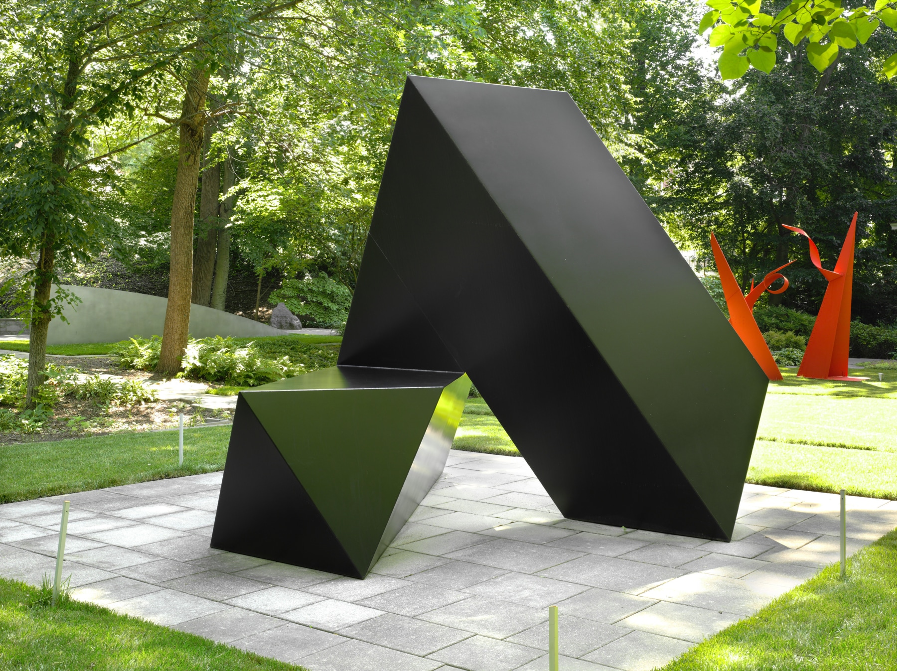 Steel, painted black
11 ft. 5 in. &amp;times; 14 ft. &amp;times; 13 ft. 4 1/2 in. (348 &amp;times; 426.7 &amp;times; 407.7 cm), edition 3/3
Baltimore Museum of Art, MD
Photo Mitro Hood