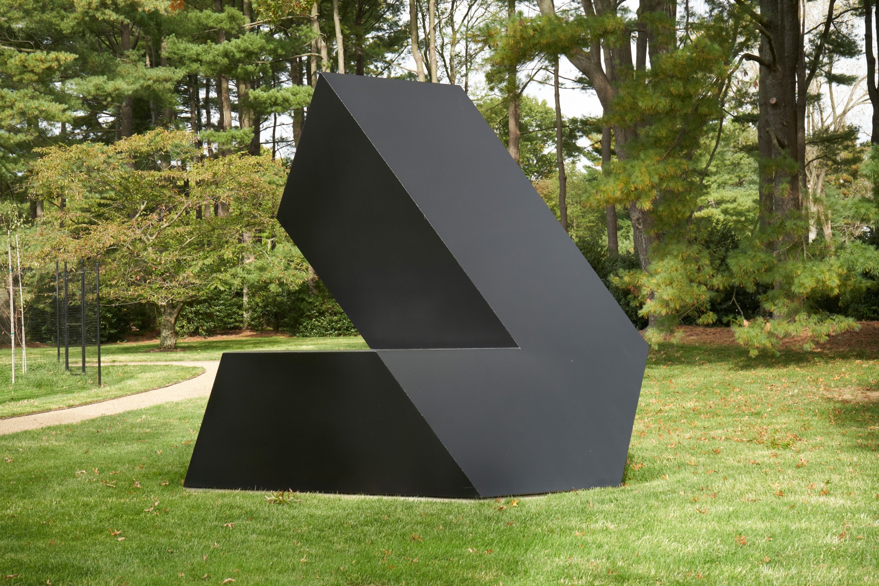 Steel, painted black
11 ft. 4 in. &amp;times; 13 ft. 10 in. &amp;times; 9 ft. 3 in. (345.4 &amp;times; 421.6 &amp;times; 281.9 cm), edition 1/3
Donald M. Kendall Sculpture Gardens at Pepsico, Purchase, NY
