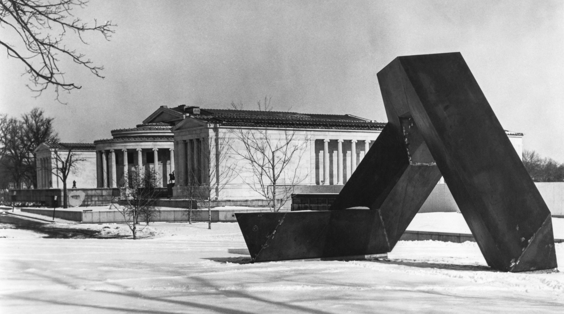 Cor-Ten steel, oiled finish
15 ft. 1 in. &amp;times; 25 ft. 6 in. &amp;times; 18 ft. 7 in. (459.7 &amp;times; 777.2 &amp;times; 566.4 cm), edition 1/3
Albright-Knox Art Gallery, Buffalo, NY