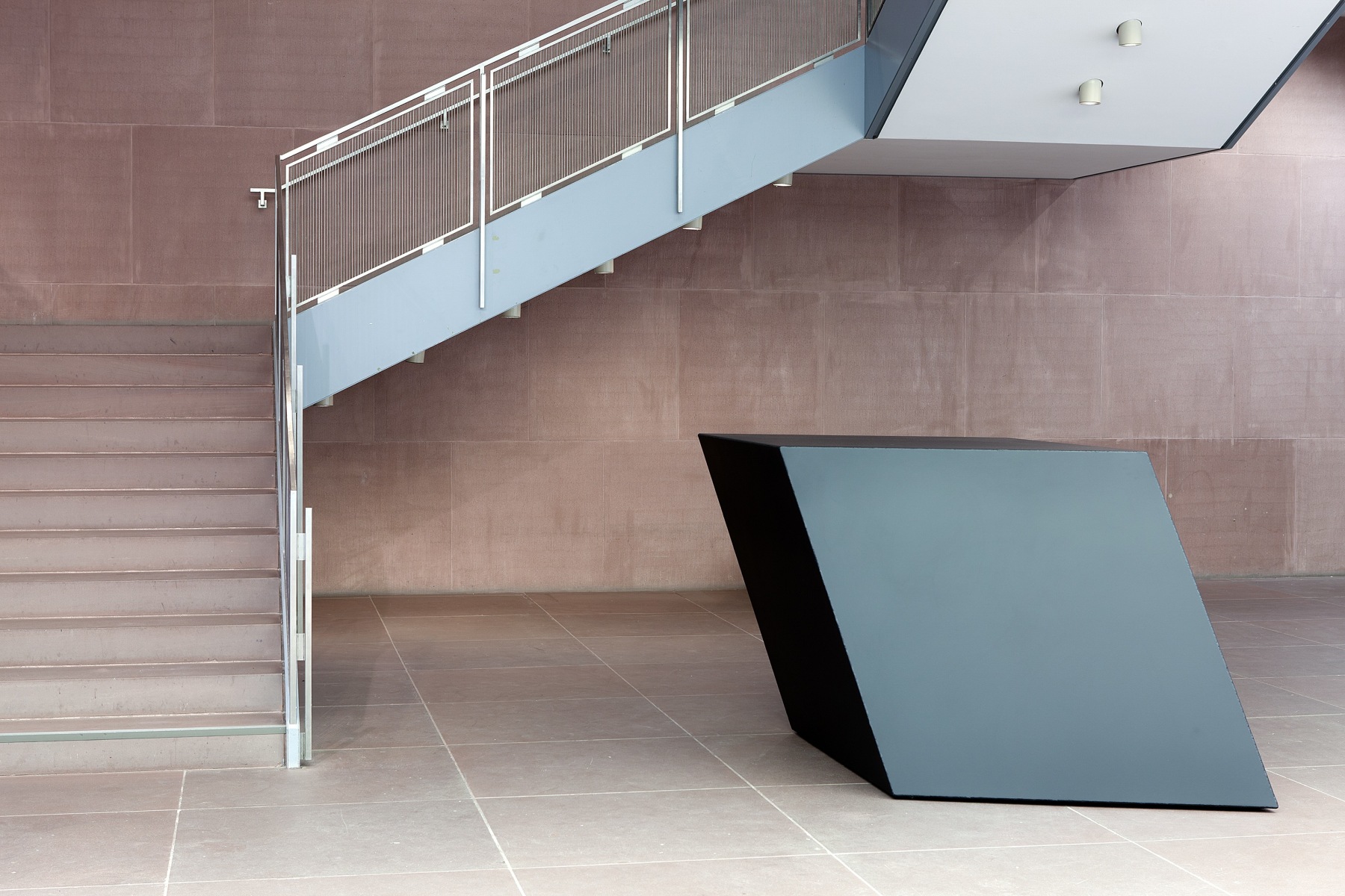 Steel, painted black
4 ft. &amp;times; 5 ft. &amp;times; 8 ft. 10 in. (121.9 &amp;times; 152.4 &amp;times; 269.2 cm), edition 2/3
Kunsthalle Bielefeld, Germany