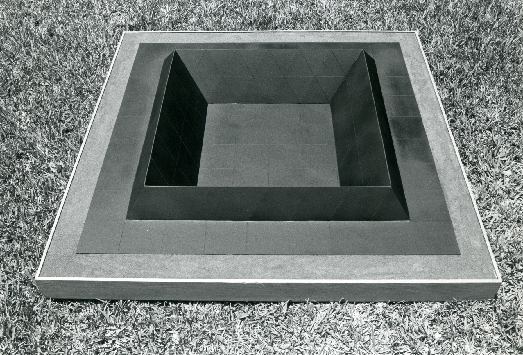 Projected in concrete
7 ft. x 41 ft. 6 3/8 in. x 41 ft. 6 3/8 in. (2.13 x 12.66 x 12.66 m)
Unrealized
&amp;nbsp;