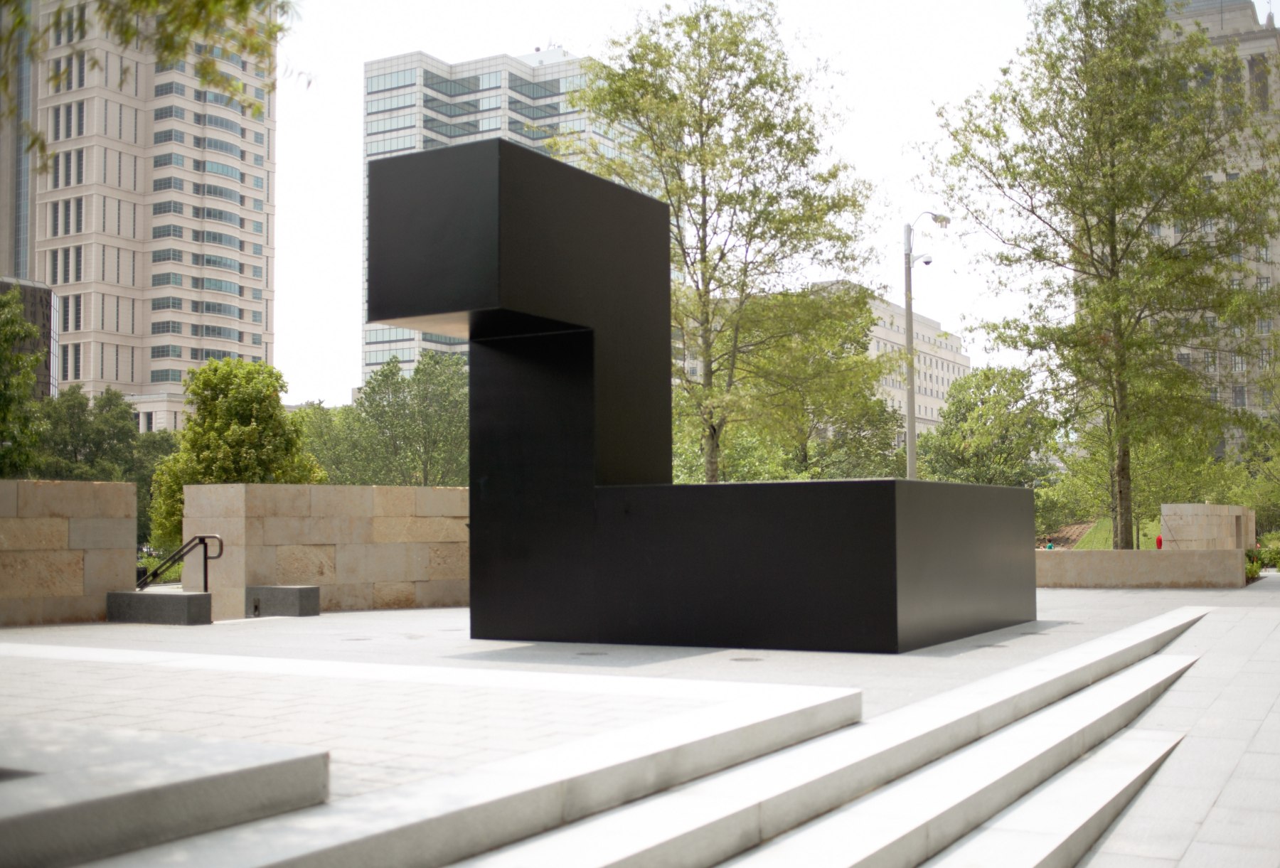 Steel, painted black
12 &amp;times; 12 &amp;times; 16 ft. (365.8 &amp;times; 365.8 &amp;times; 487.7 cm), edition 3/3
Gateway Foundation, St. Louis, MO
Photo Stefan Hester