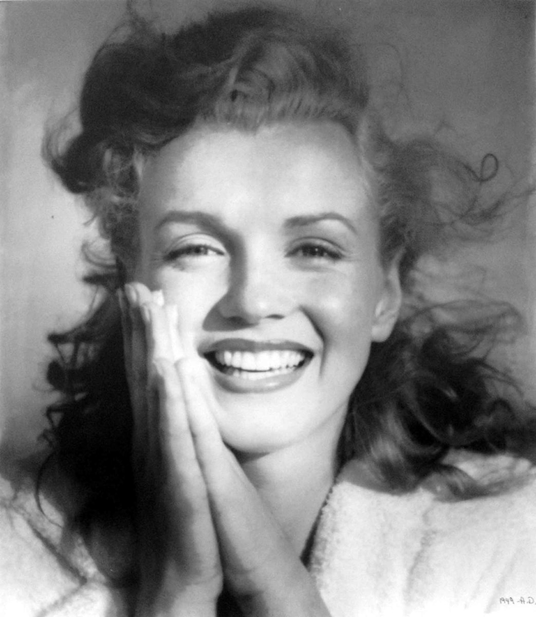 Andre de Dienes Marilyn and California Girls - Exhibitions photo picture