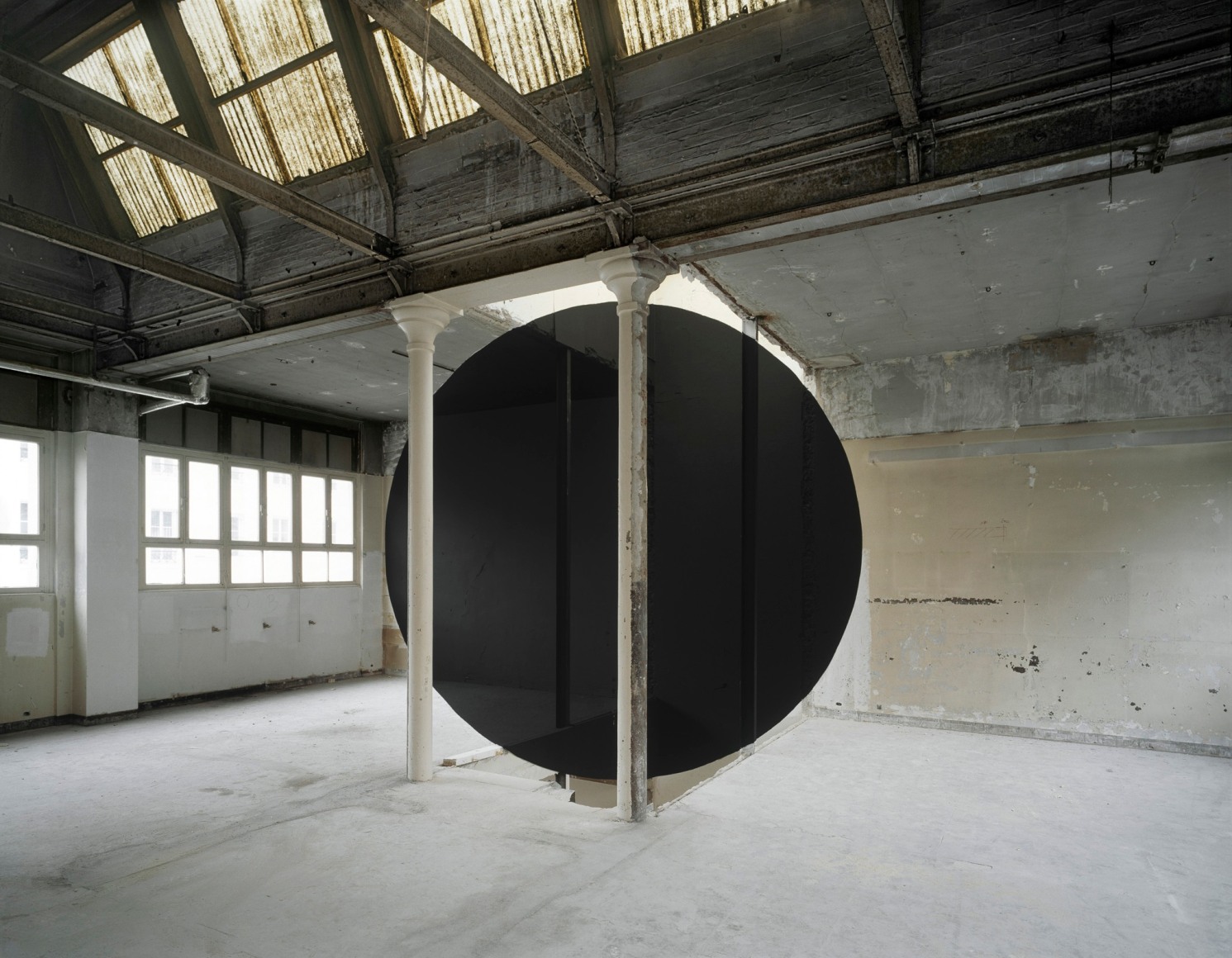 Georges Rousse’s art photography - Anamorphic optical illusions