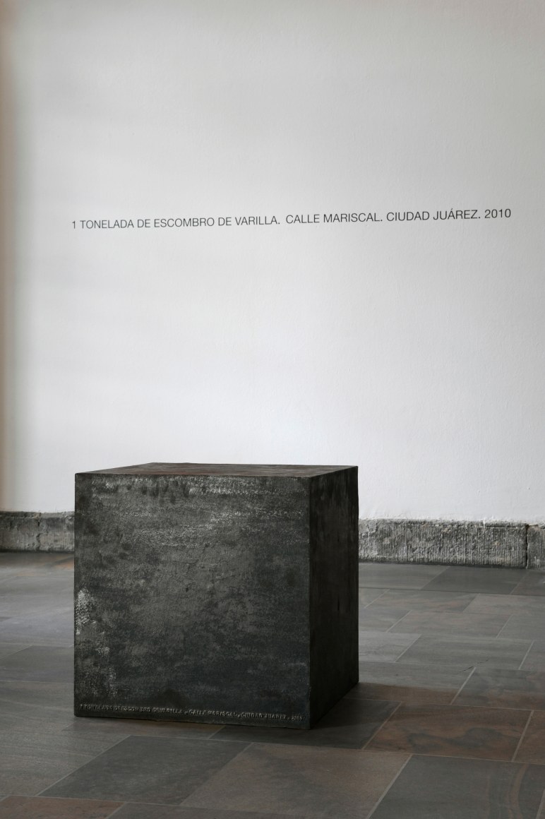 TERESA MARGOLLES, Cubo