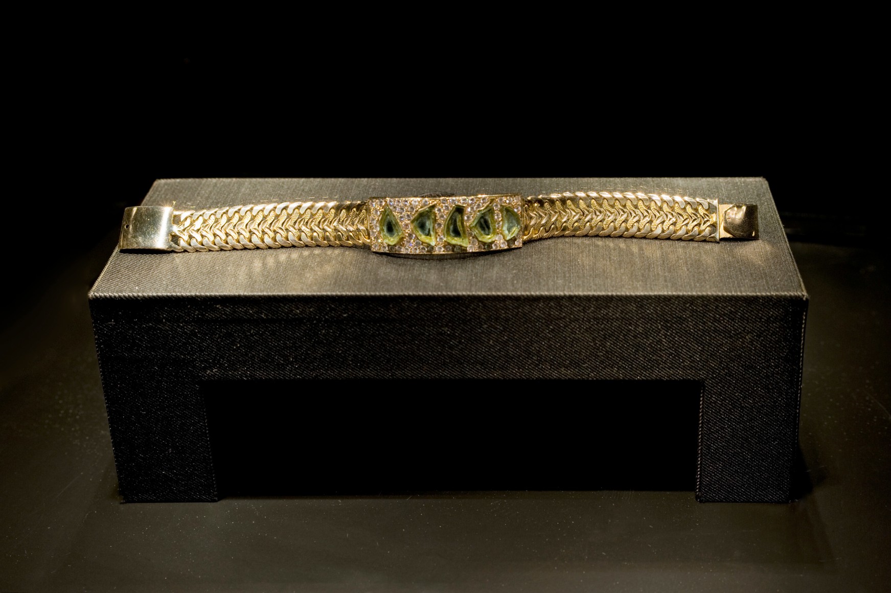 TERESA MARGOLLES, Joyas