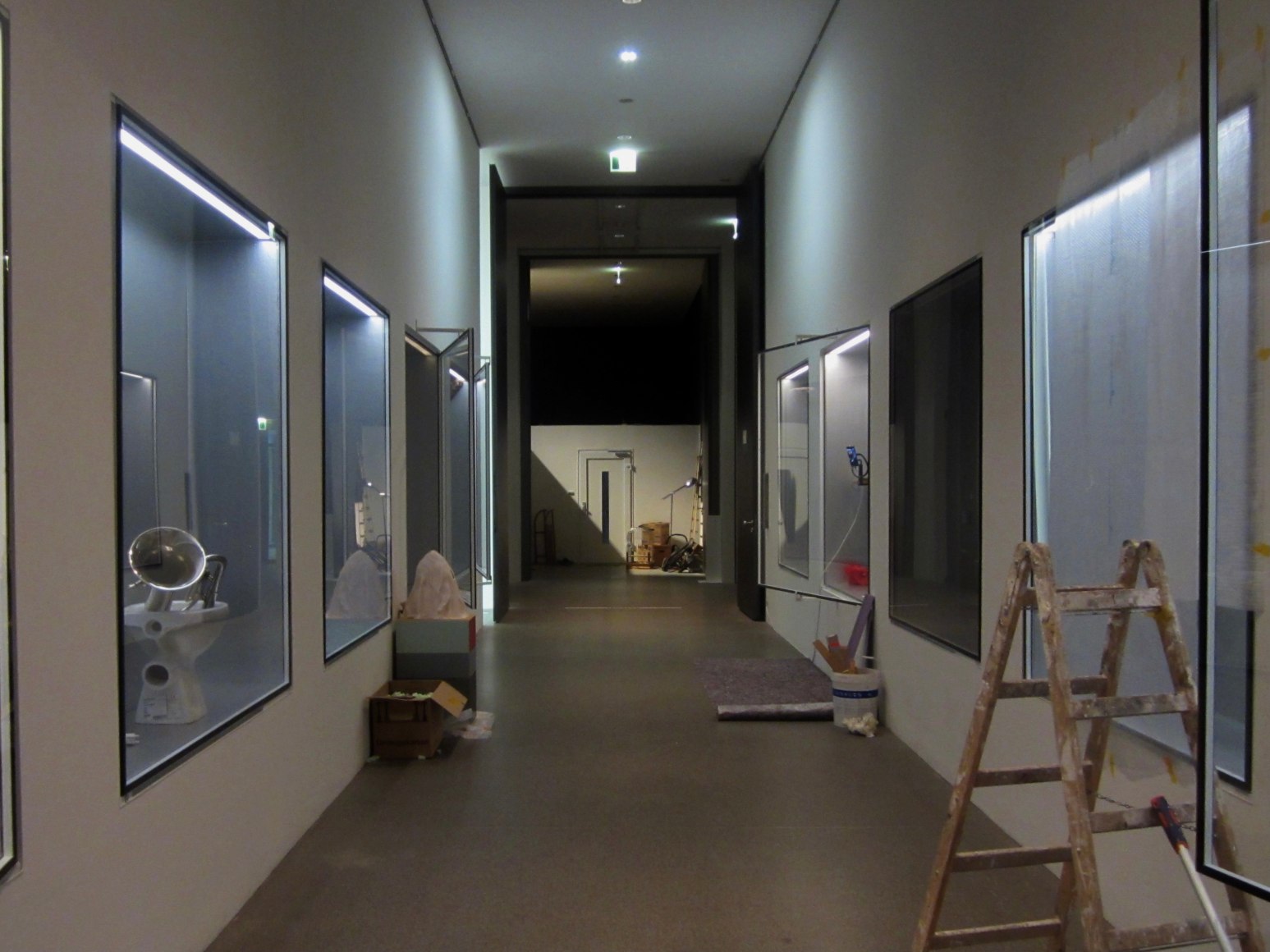 Installation view, Omer Fast, Max Beckmann / Omer Fast ABFAHRT, Pinakothek der Moderne, Munich, Germany, October 10, 2020 - January 10, 2021