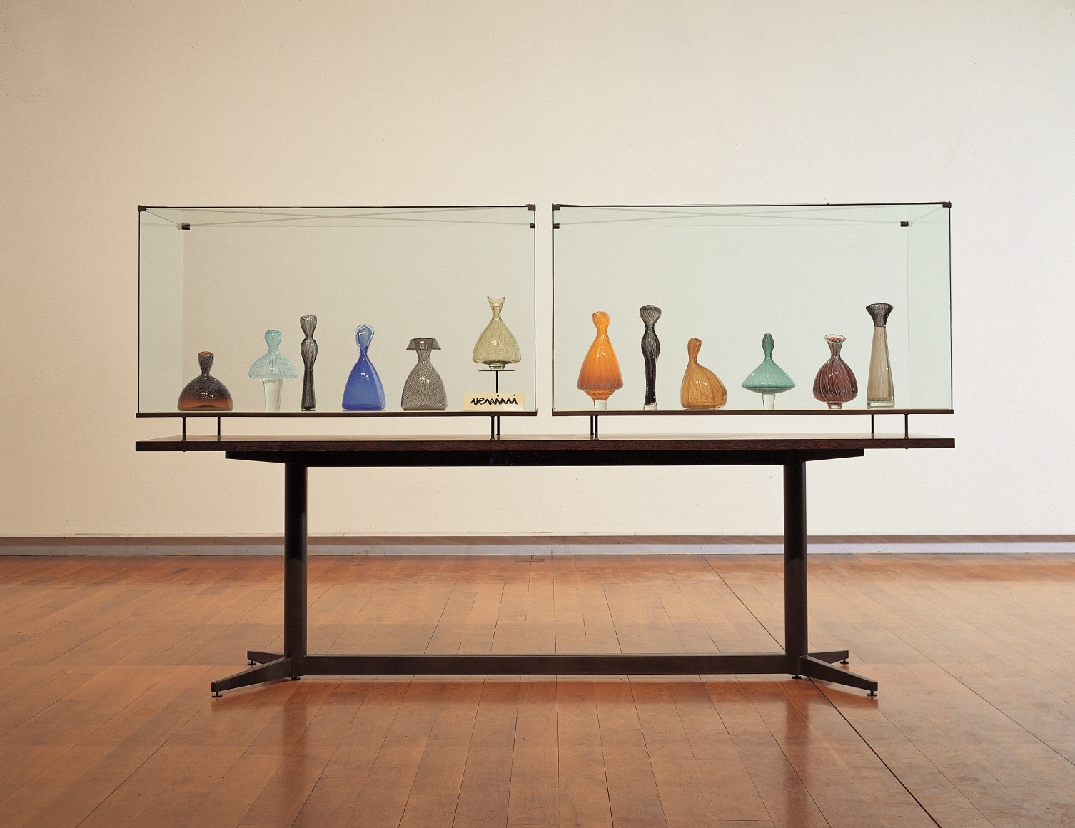 Installation view, Josiah McElheny,&nbsp;Centro Galego de Arte Contempor&aacute;nea, Santiago de Compostela, Spain, 2002