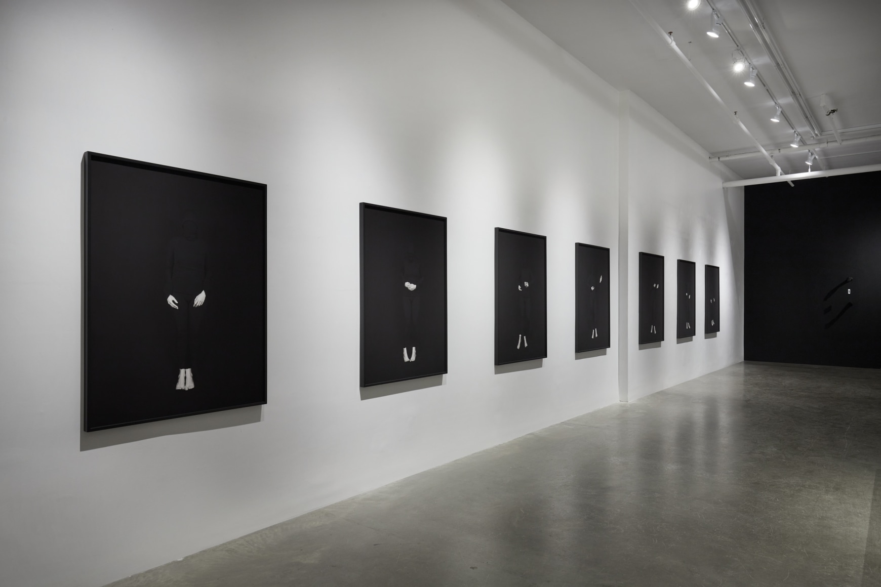 NATASCHA NIEDERSTRASS | ESCAMOTAGE D'UNE FEMME | THE VANISHING WOMAN | PATRICK MIKHAIL, IMAGES :  MAXIME BROUILLET