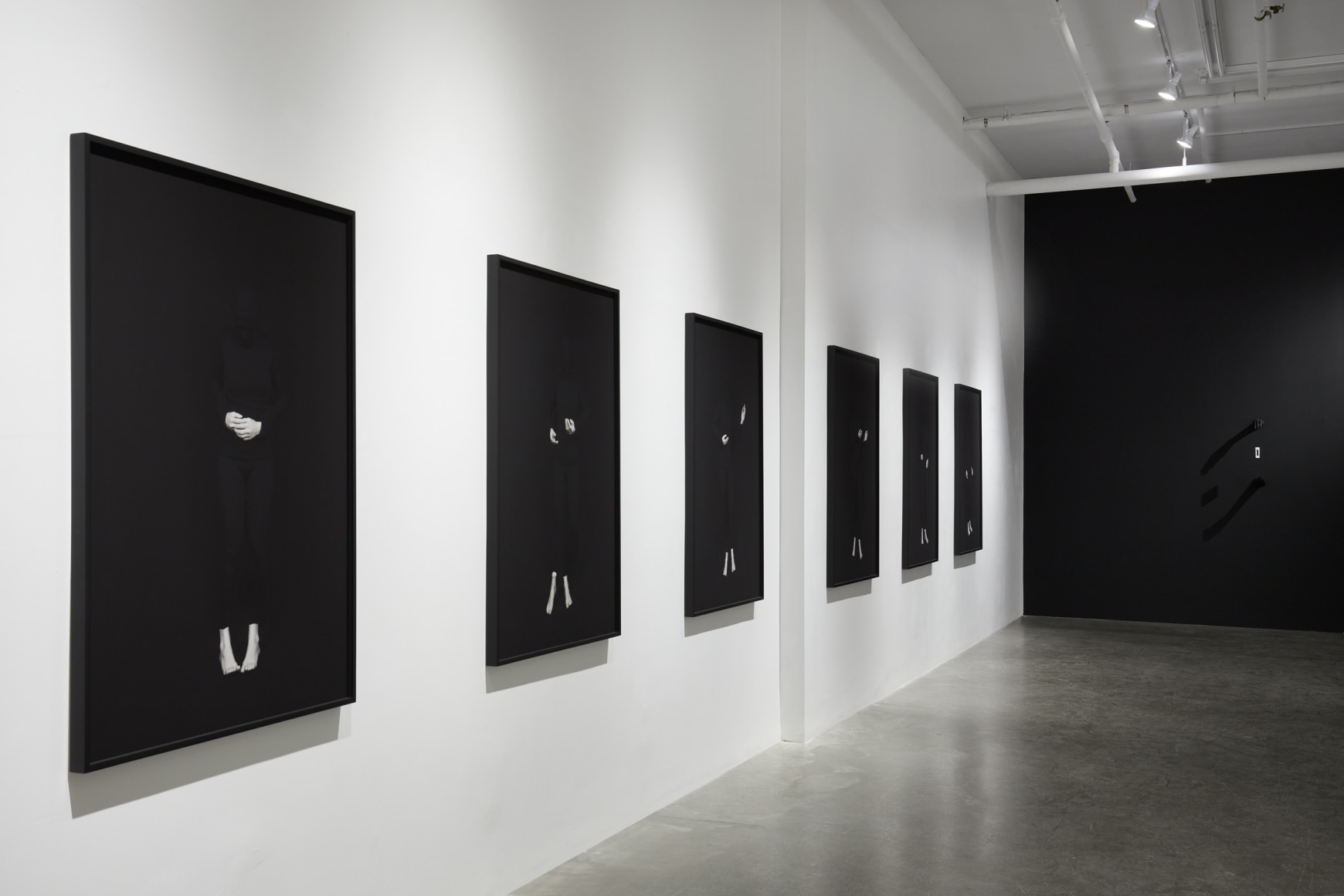 NATASCHA NIEDERSTRASS | ESCAMOTAGE D'UNE FEMME | THE VANISHING WOMAN | PATRICK MIKHAIL, IMAGES :  MAXIME BROUILLET