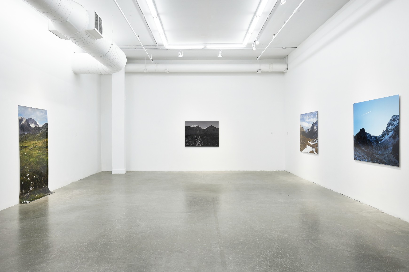 THOMAS KNEUBÜHLER | FUNKLOCH I MAGES MAXIME BROUILLET | PATRICK MIKHAIL