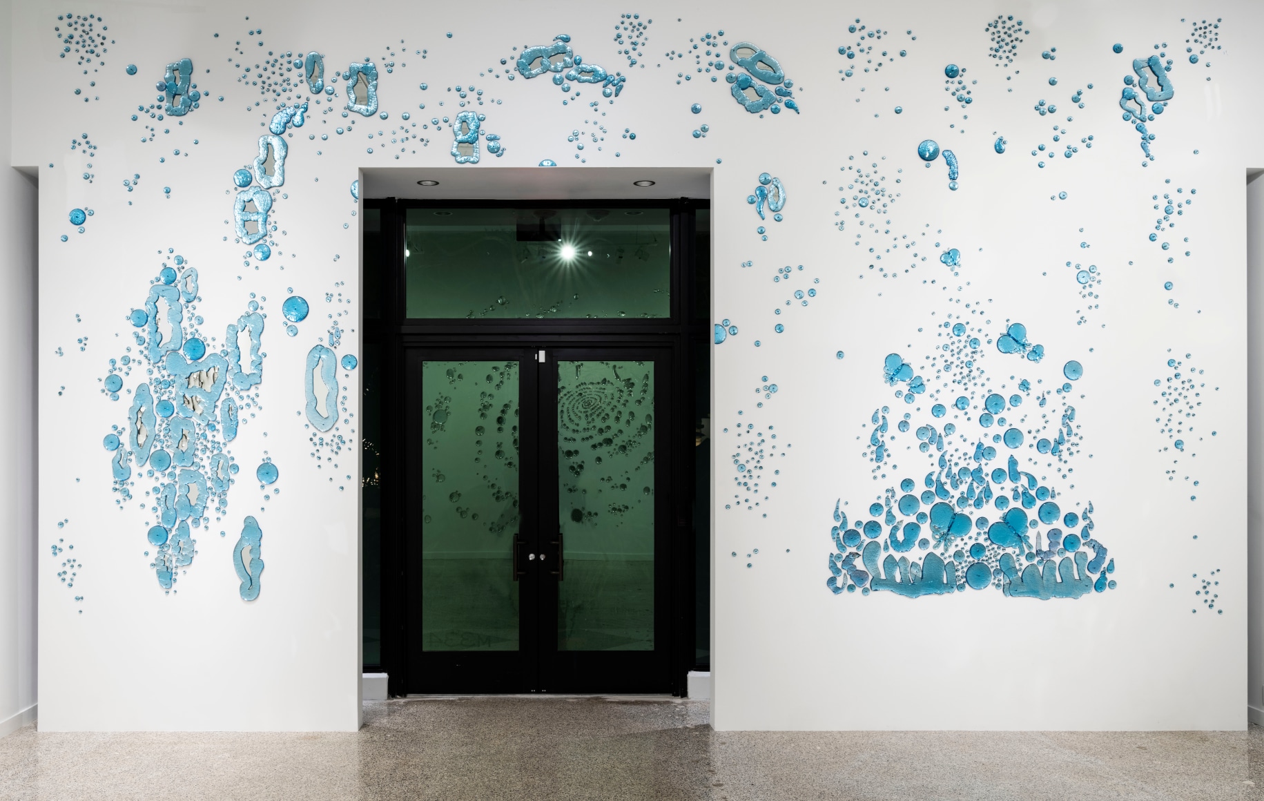 Installation view Rob Wynne: REFLECTION, 2022