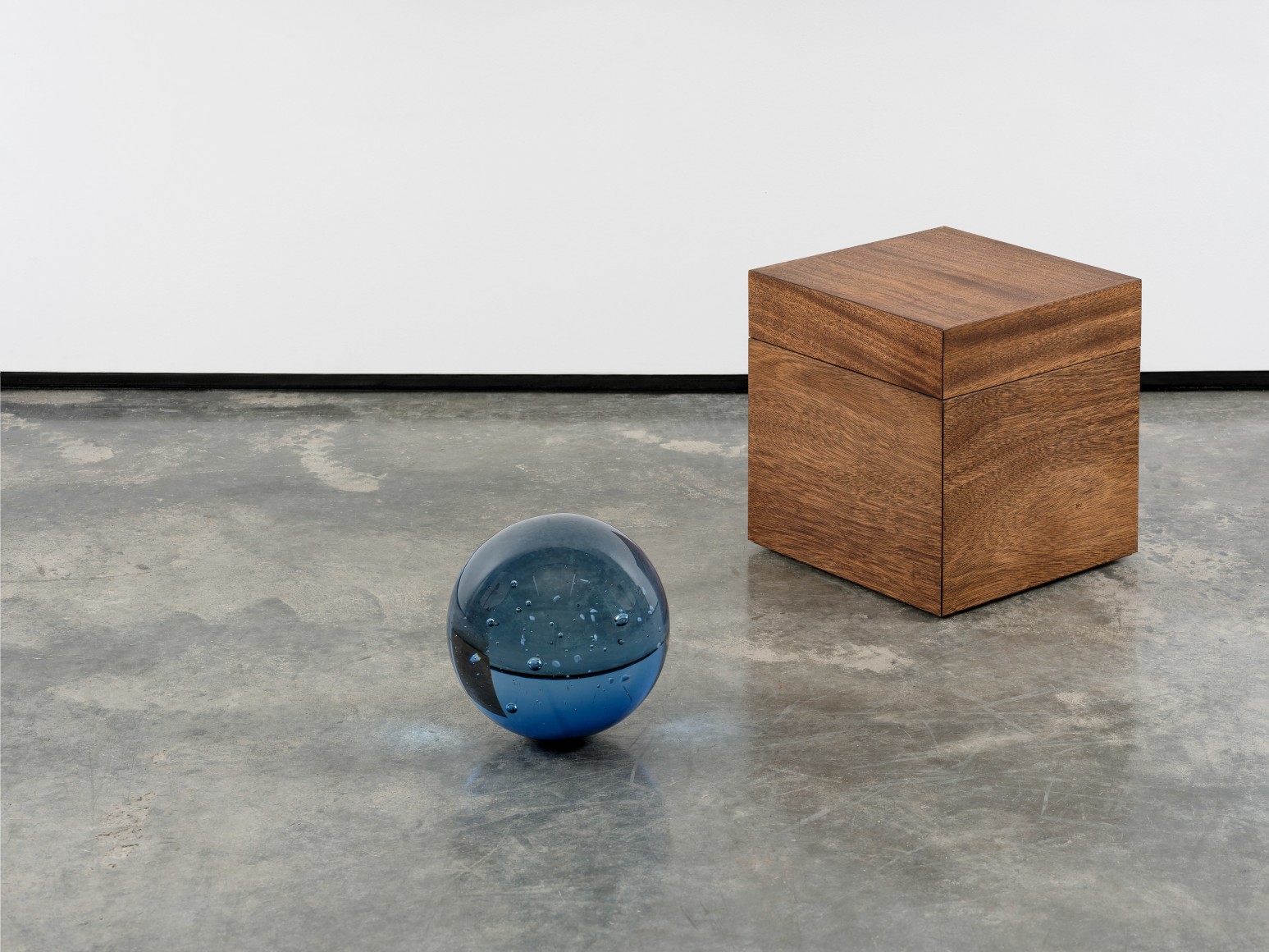 Luke O'Halloran, Marble and box, 2023