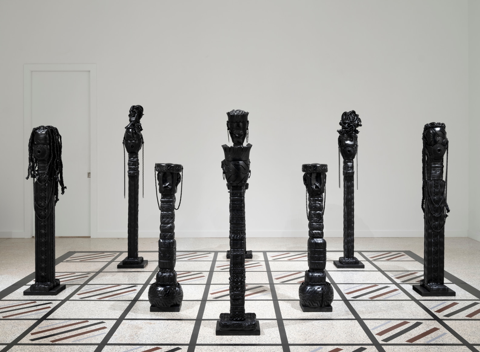 Installation View Kim Dacres: Black Moves First, 2021