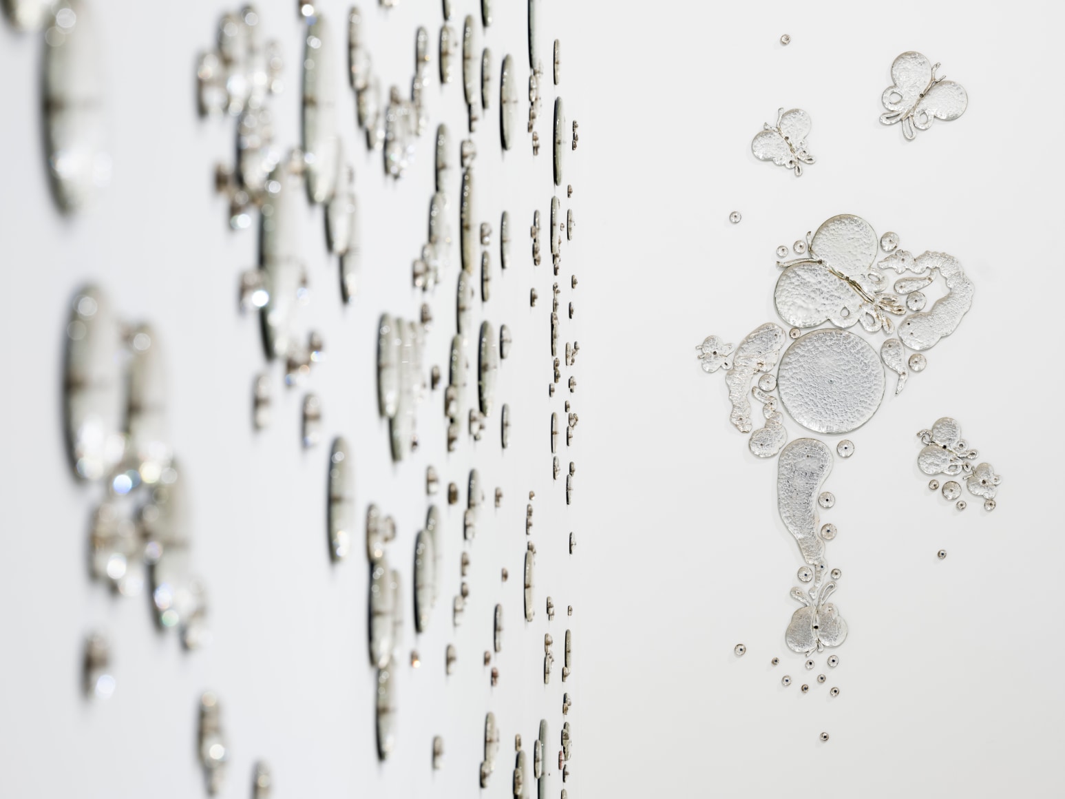 Installation view Rob Wynne: REFLECTION, 2022