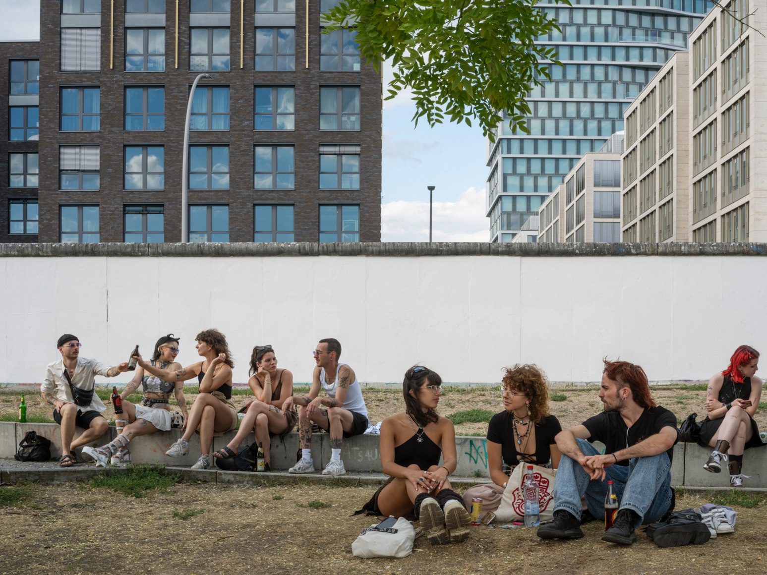 Lucas Foglia, Sunday Morning at the Berlin Wall, Germany, 2022