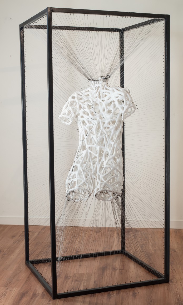 JUSTIN GAFFREY, Susupended Torso, 2015