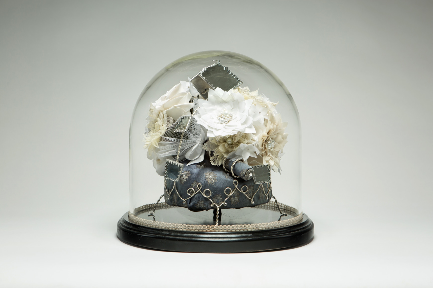 CARLTON SCOTT STURGILL, Globe de Mari&eacute;e - Double Bouquet, 2017
