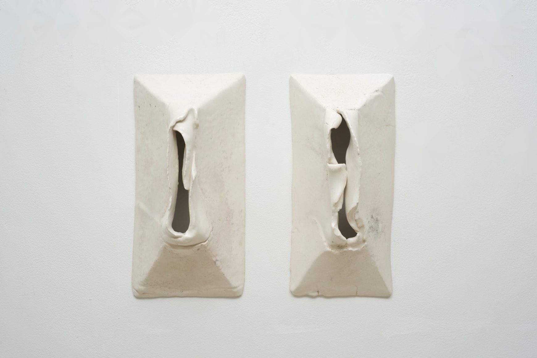 SIDONIE VILLERE Porcelain Void Series