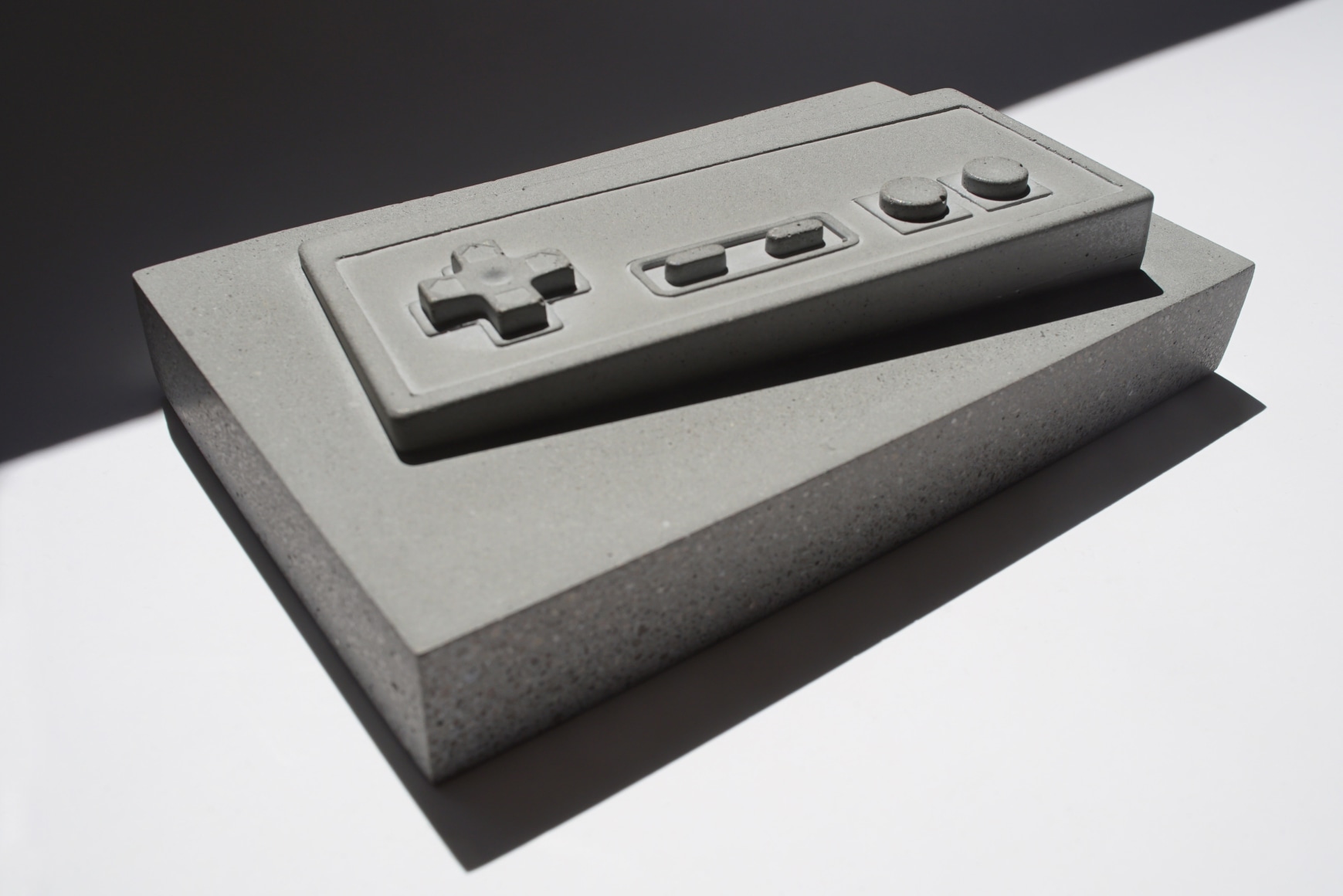 REGULAR CONCRETE, The Video Game Console 1985, 2022