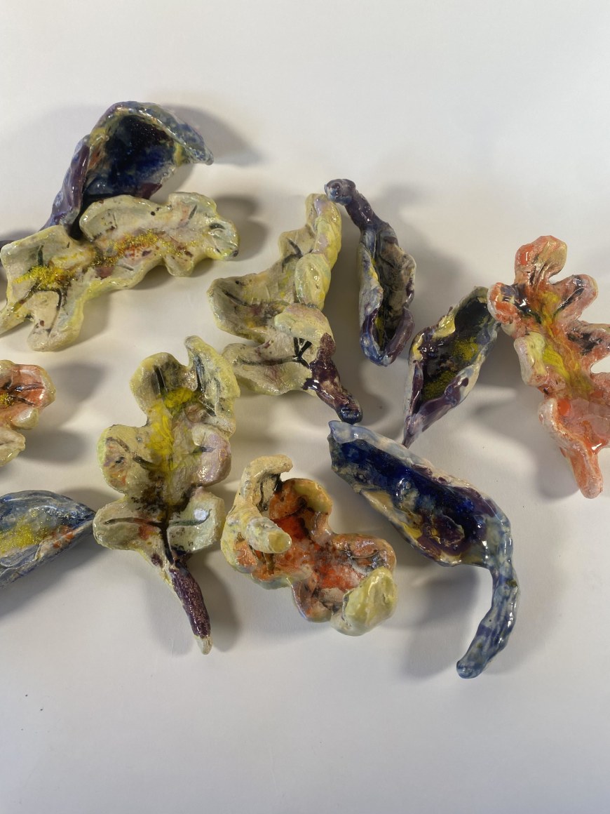 JENNY DAY, Ceramic Leaves, 2023