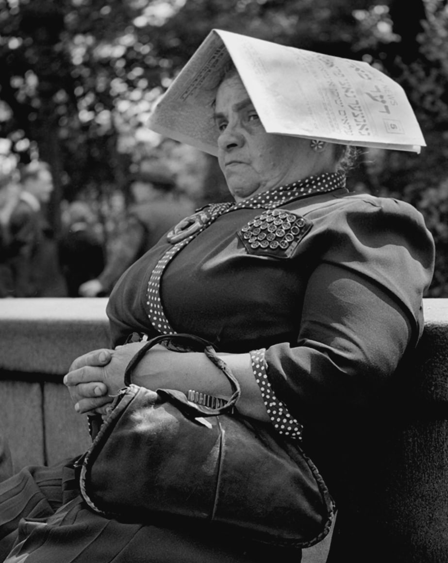Newspaper Hat, New York, 1946