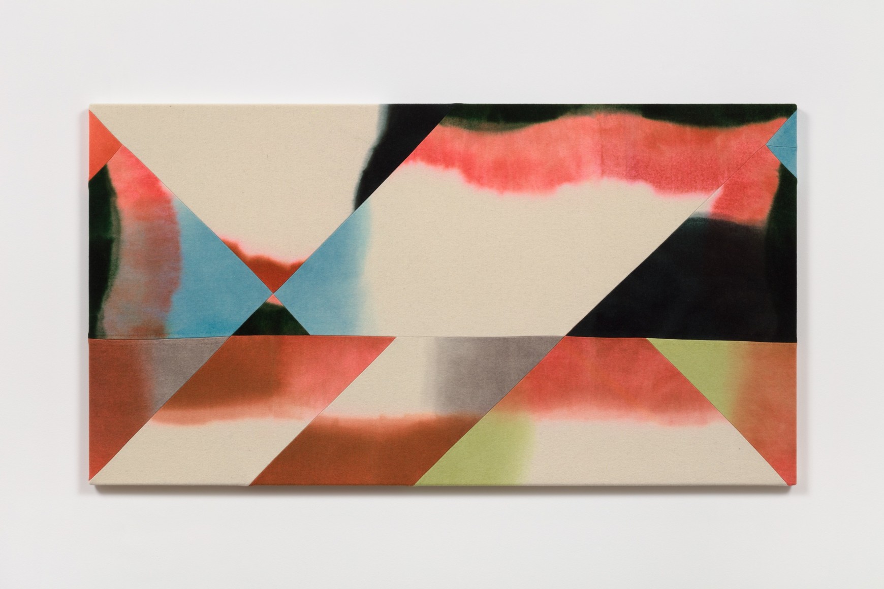 Wilder Alison (b. 1986)  sweep/s light bristles/Granulerer, redder, 2021  Dyed wool and thread  77 x 142 cm / 30 x 56 in