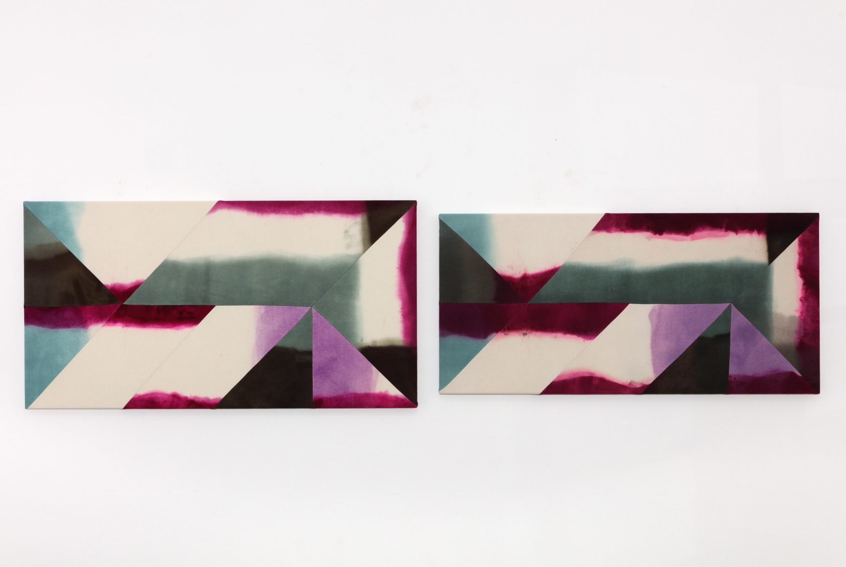 Wilder Alison (b. 1986)  a \ery short word mean/ng red/str/but/on, 2020  Died wool and thread