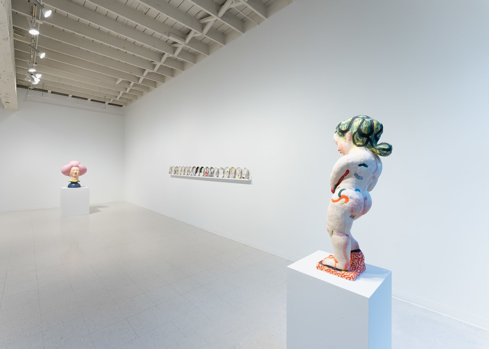 Akio Takamori - Story - March 2022 - Russo Lee Gallery - Installation View 06