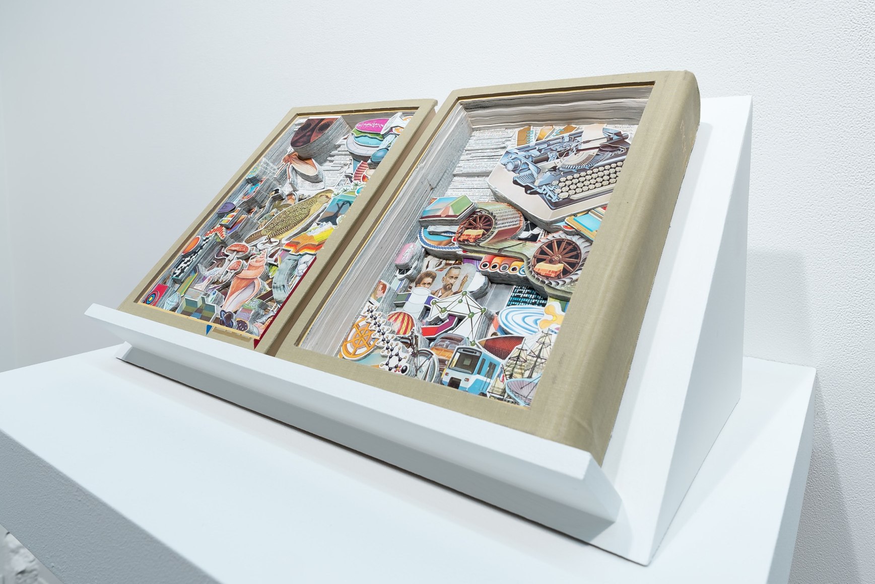 James Allen | You Are Living in a Poem | Russo Lee Gallery | July 1&ndash;31, 2021 | Installation view 023