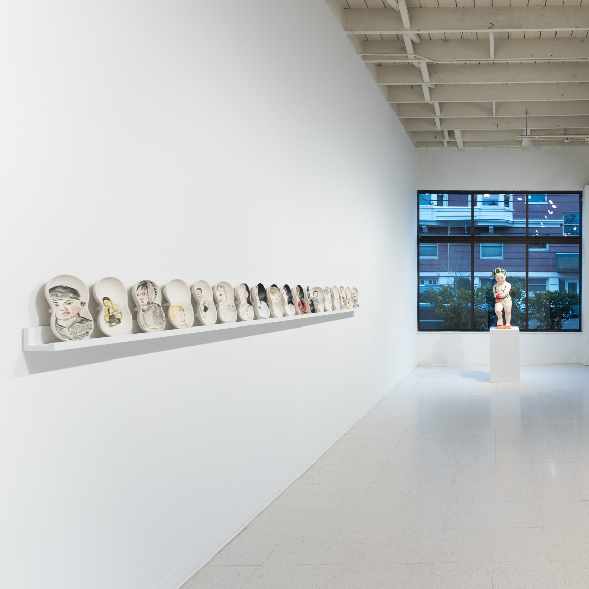 Akio Takamori - Story - March 2022 - Russo Lee Gallery - Installation View 04