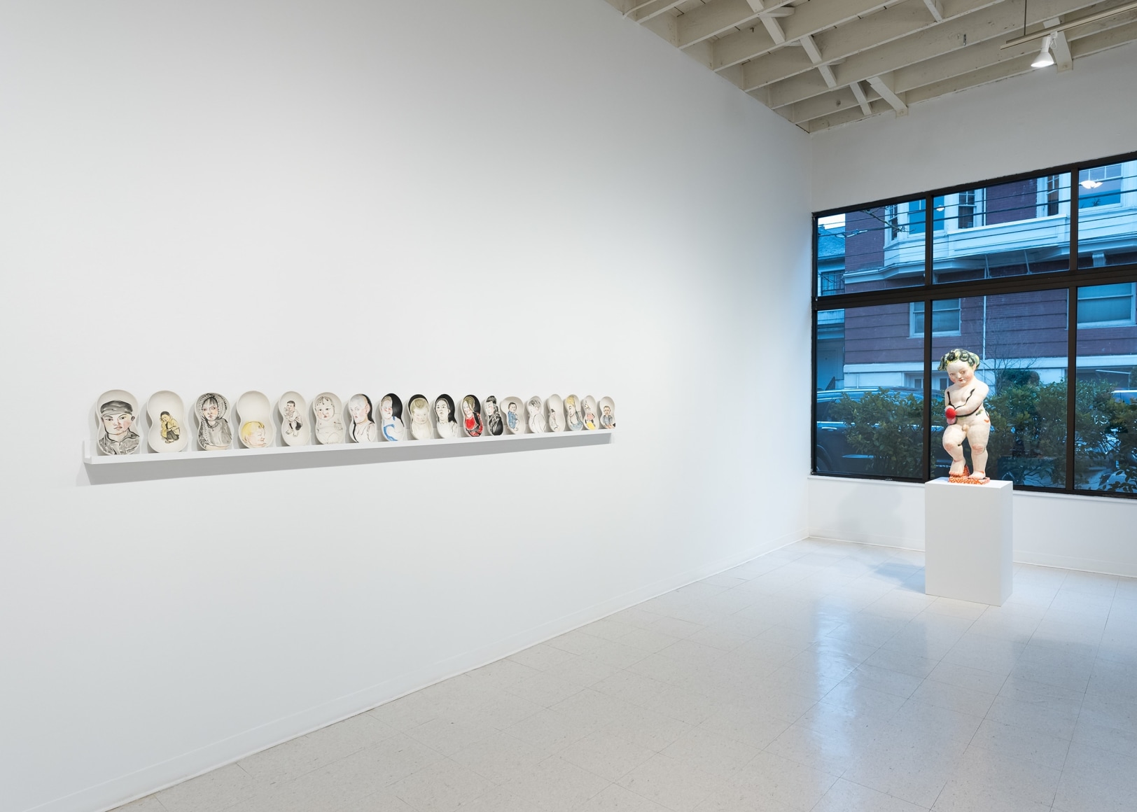 Akio Takamori - Story - March 2022 - Russo Lee Gallery - Installation View 03