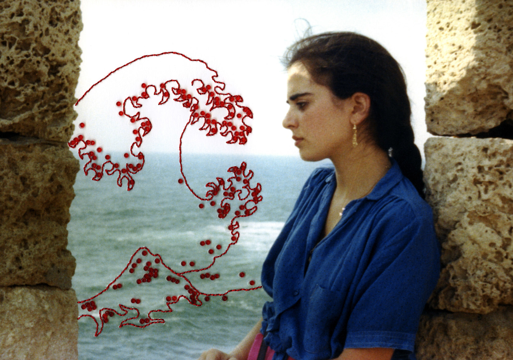 Carolle B&eacute;nitah, Photos-Souvenirs, Adolescence, la vague (the wave), 2012, Sous Les Etoiles Gallery