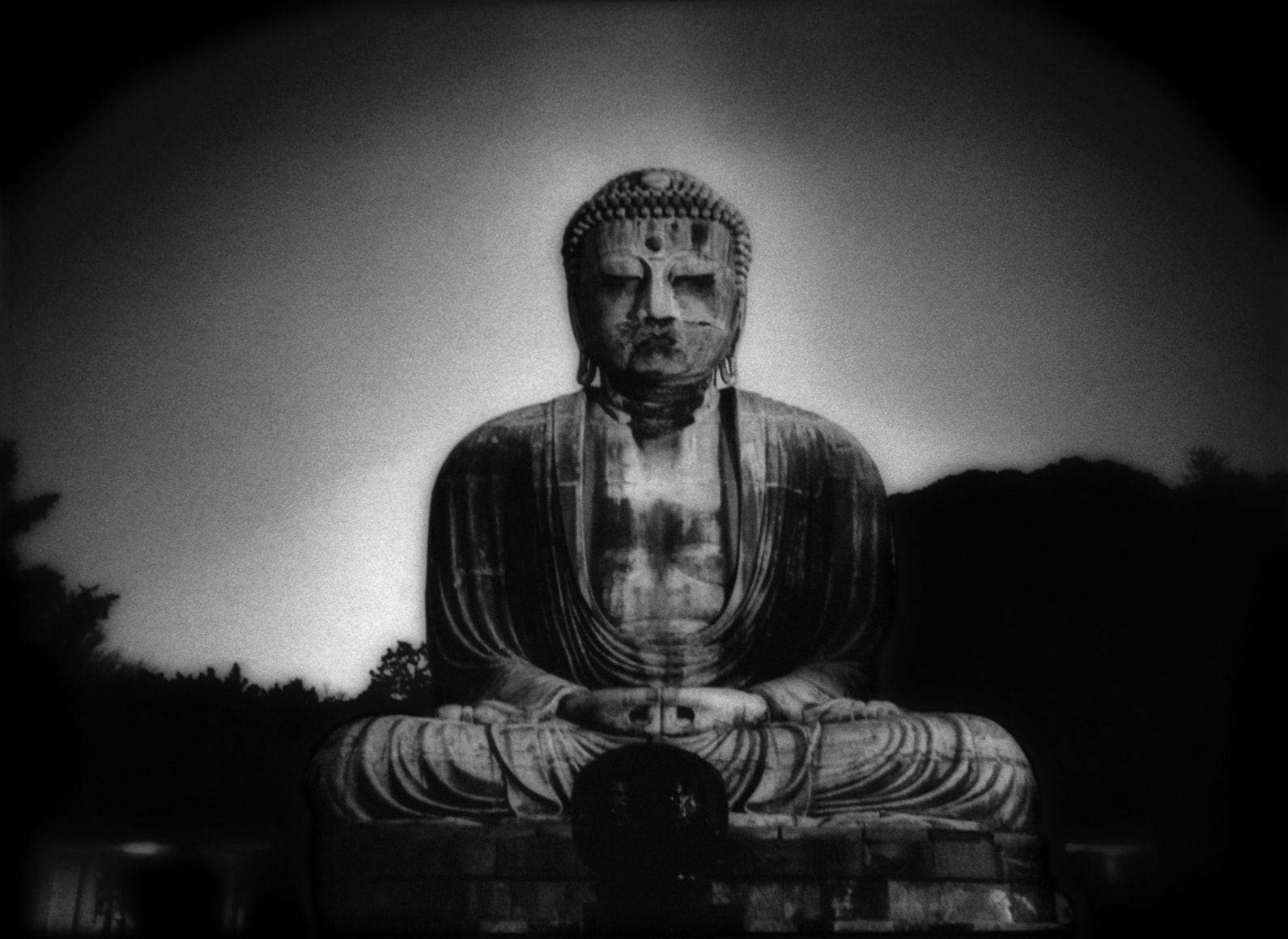 Daibutso (Great Buddha) at night, Kamakura, Japan, 2003 - Mangaland | James Whitlow Delano Documentary Photography