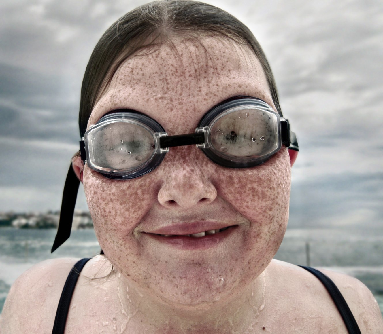 Matt Hoyle, Icebergs, Goggle Girl, 2003, Sous Les Etoiles Gallery