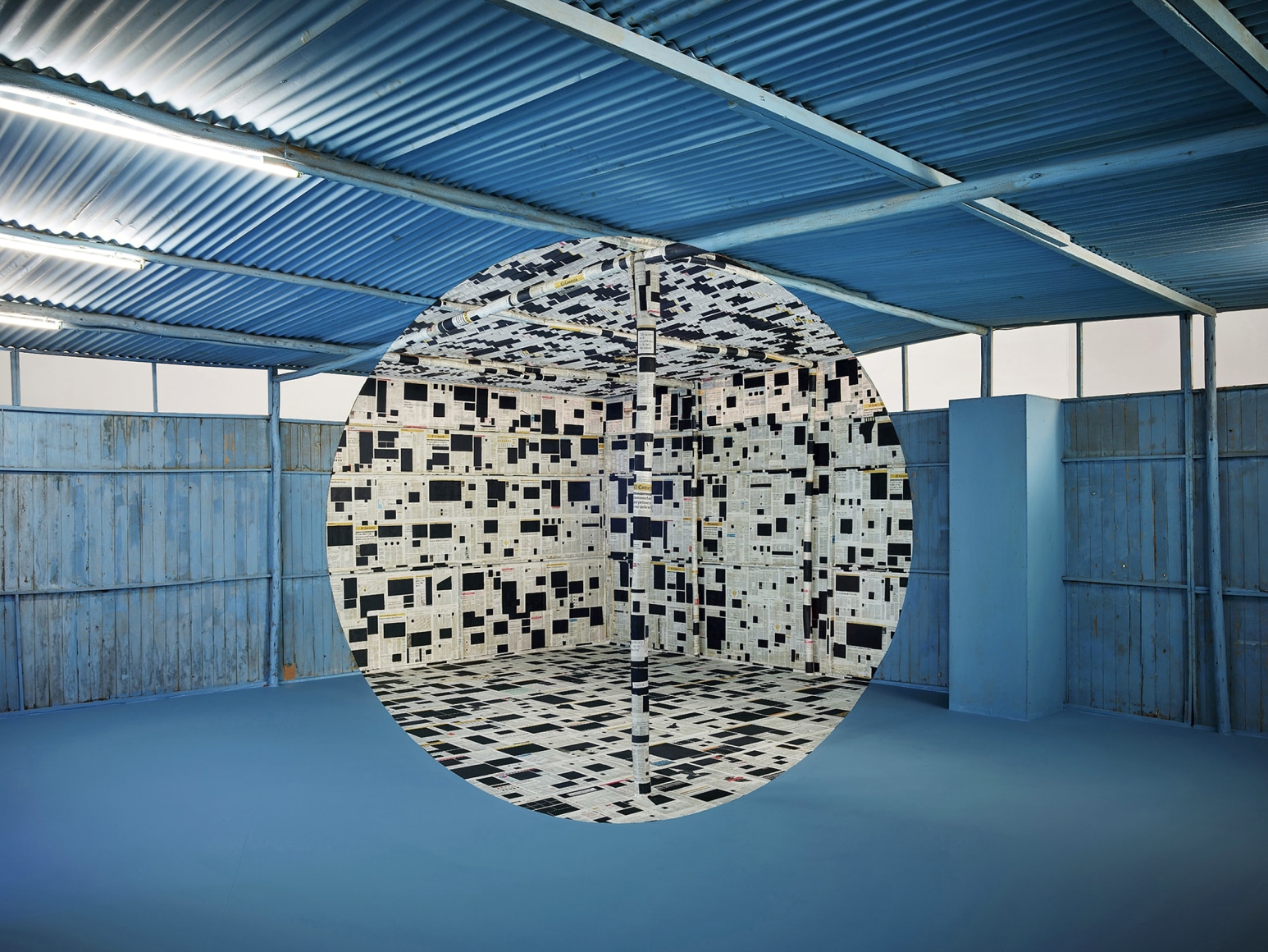Georges Rousse, anamorphose, architecture, color, blue, Lima,  France, Sous Les Etoiles Gallery