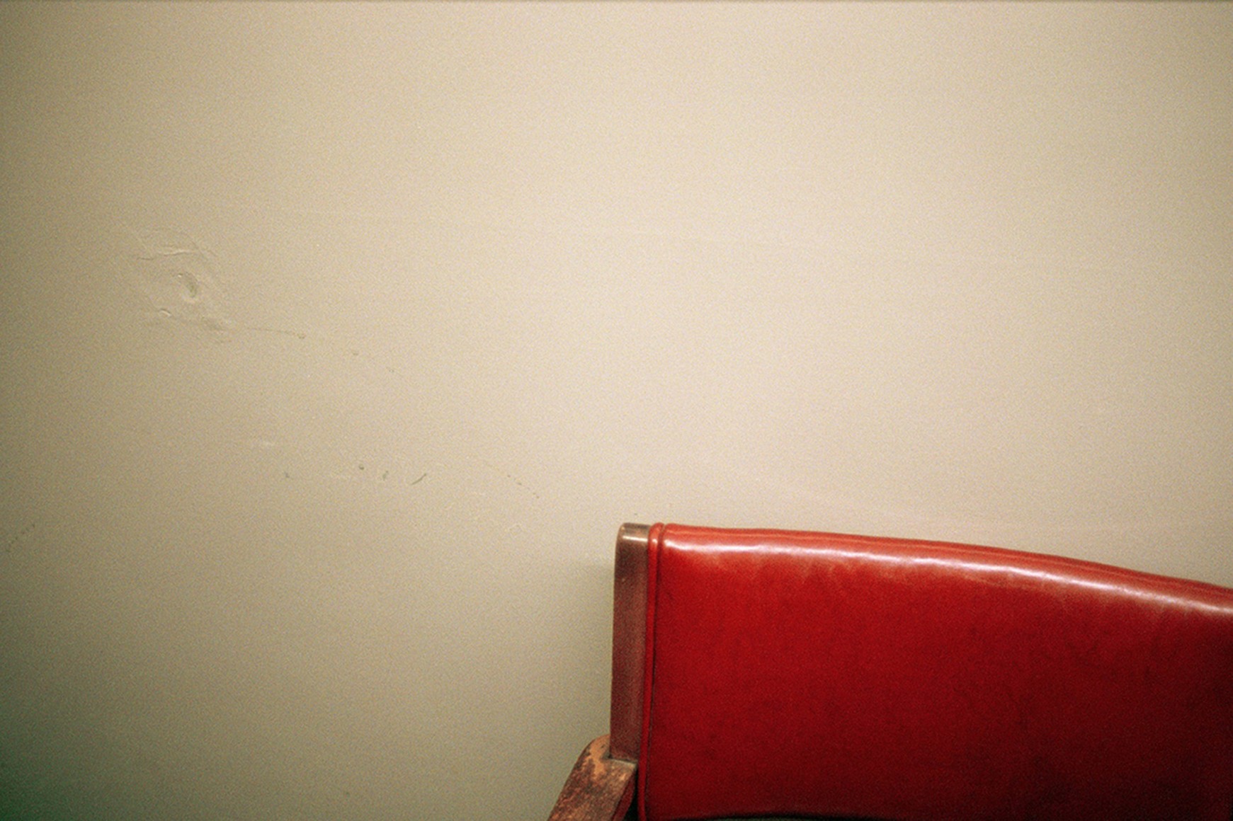 Susanne Wellm, Inner Landscapes, Sous Les Etoiles Gallery, red chair, 2002