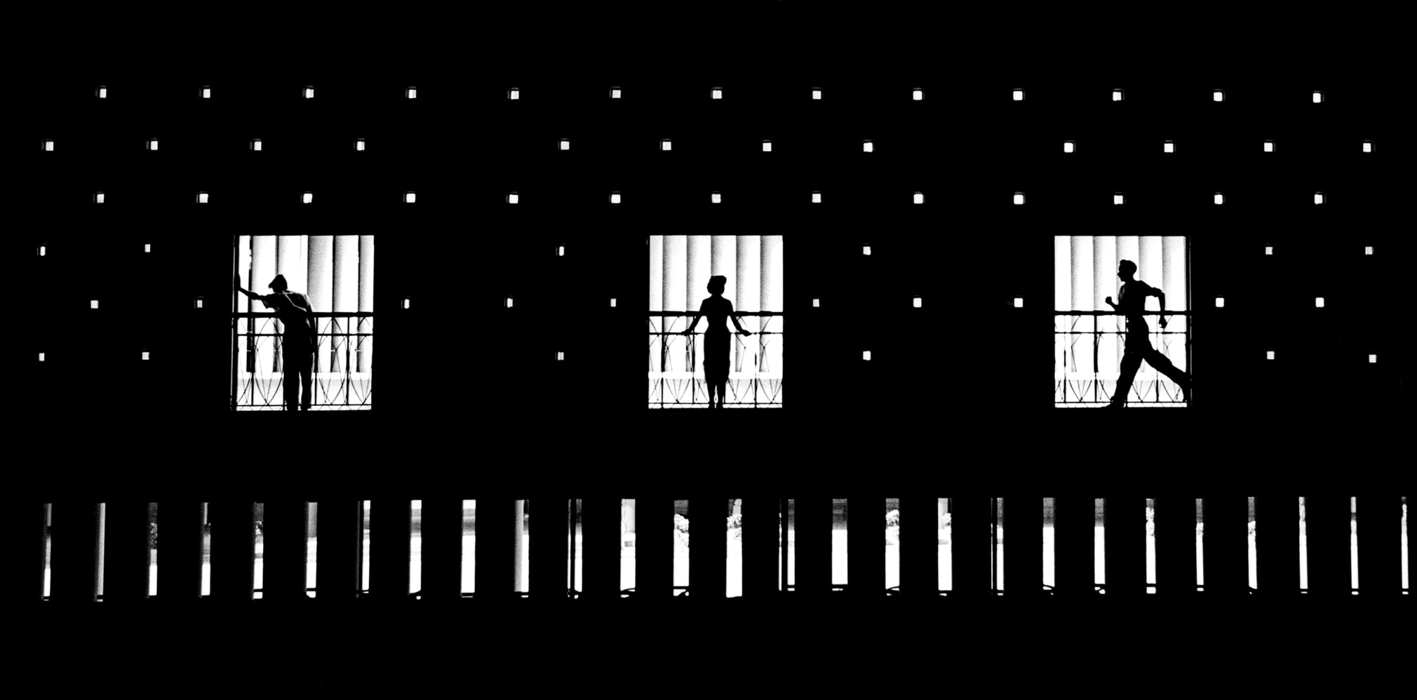 Fan Ho, Honk Kong, Souslesetoilesgallery.net, photography  On the Stage of Life, Hong Kong 1954