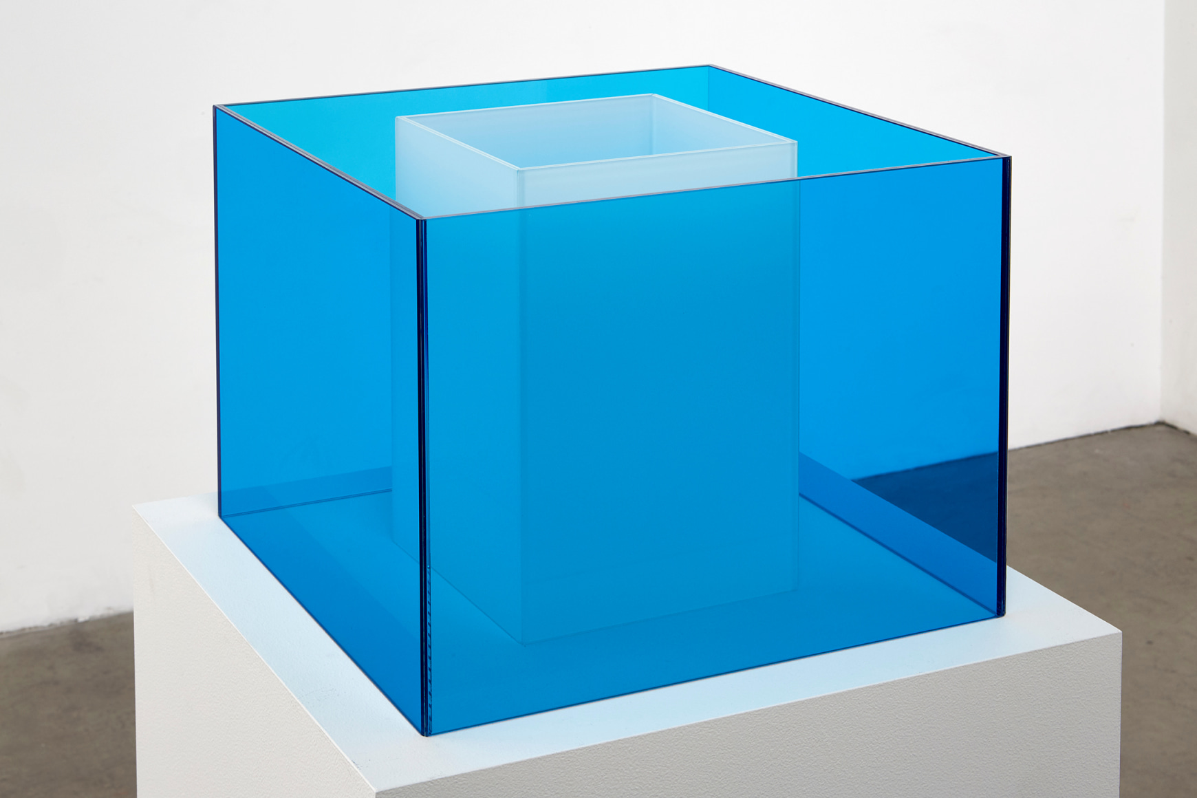 Larry Bell, Untitled Maquette (Capri Blue / True Fog), 2018