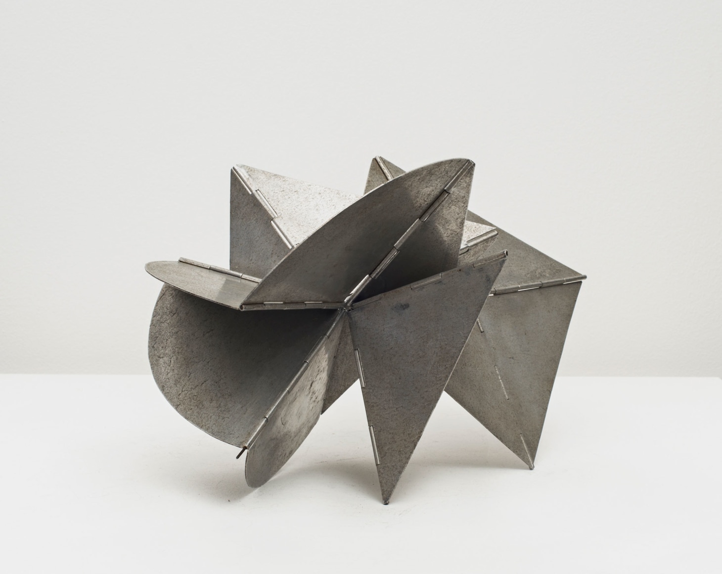 Lygia Clark, Bicho (maquette), 1960