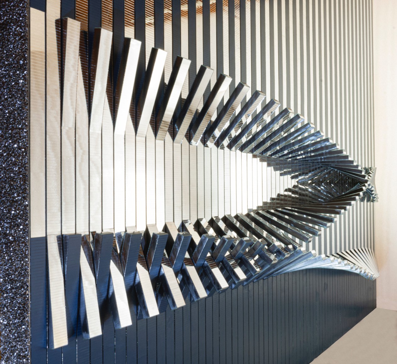 Mirror 11, Detail 02