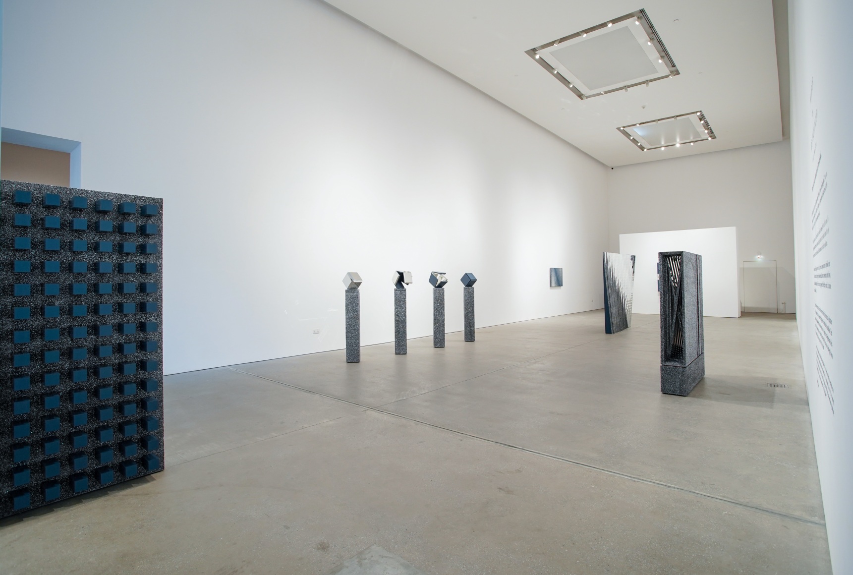 Aref Montazeri: Mirror