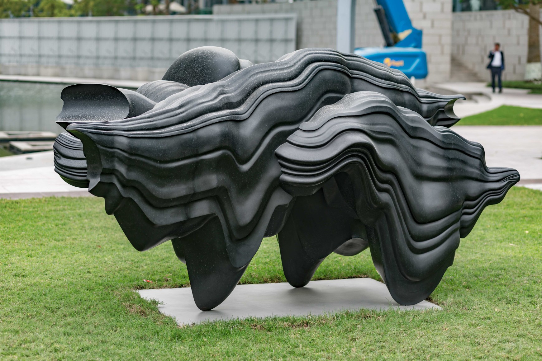 Tony Cragg at DIFC Gate